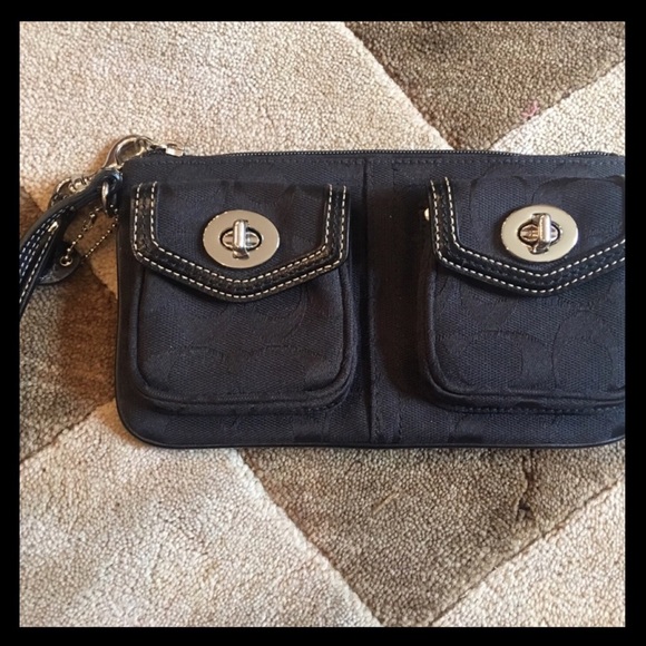 Authentic Vintage black large Coach wristlet - Picture 7 of 8
